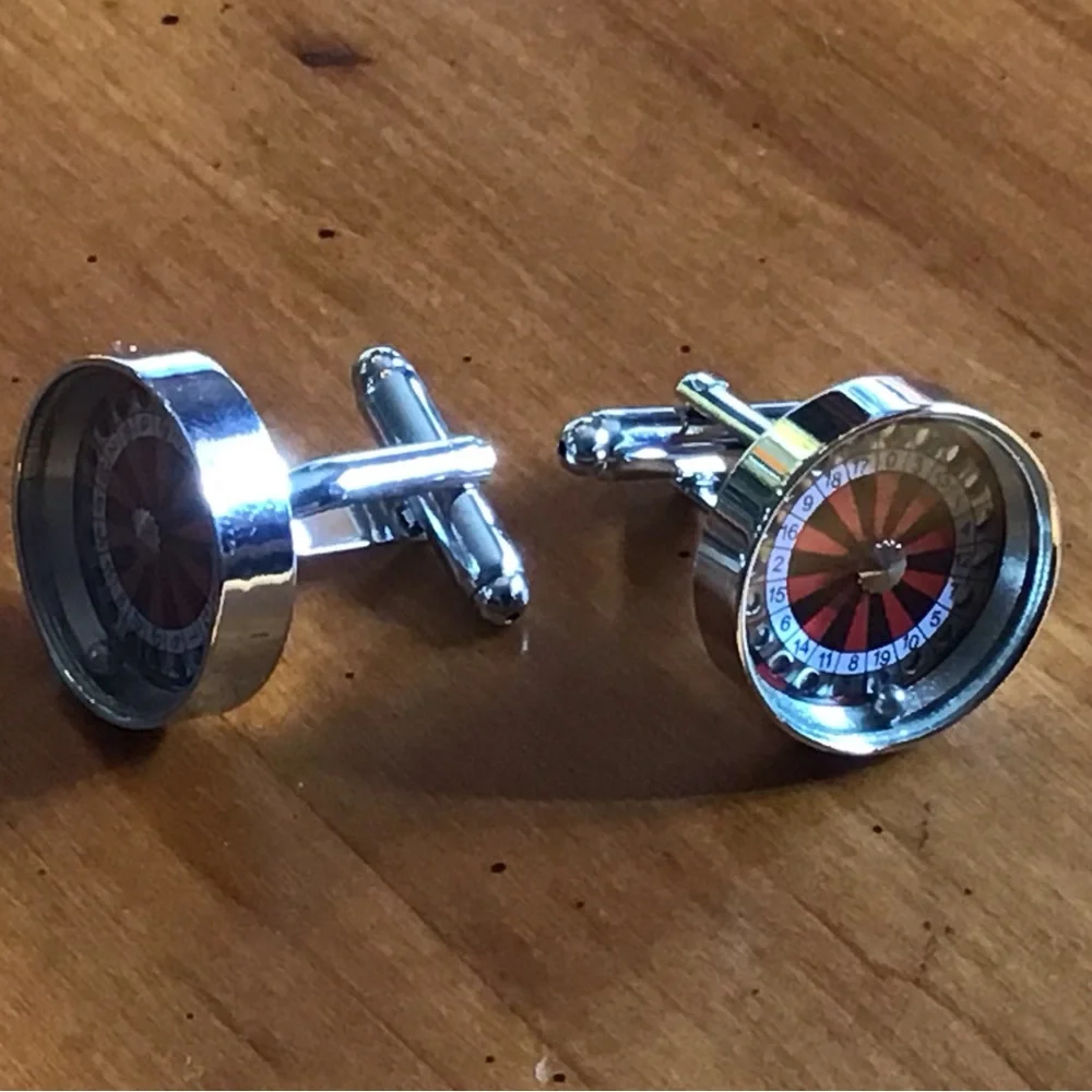 NWOT Beautiful Pair of Silver Roulette cuff Links